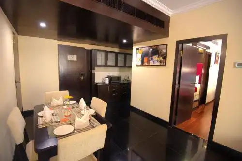 Sterlings Mac & Suites - 11