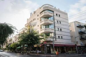 Dizengoff Suites Hotel
