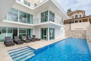 Villa Pandora, Агрополи