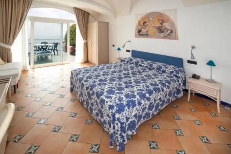 Bellevue Suite - 138