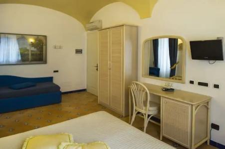 Bellevue Suite - 102