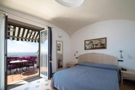 Bellevue Suite - 121