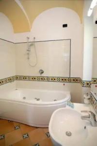 Bellevue Suite - 106