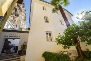 Отель «On The Rock», Арко
