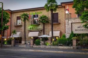 Hotel «Moderno», Ассизи