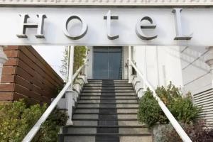 Hotel «Il Gabbiano», Баколи