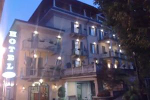 Hotel «Azalea», Бавено