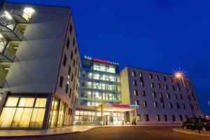 Hotel «Cosmopolitan Bologna», Болонья