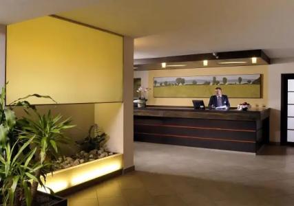 Best Western City - 25