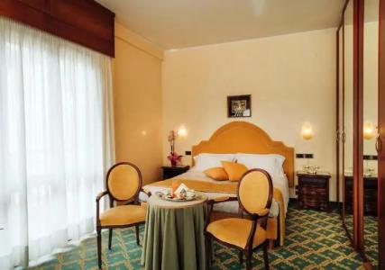 Grand Excelsior - 46