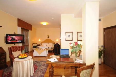 Grand Excelsior - 10