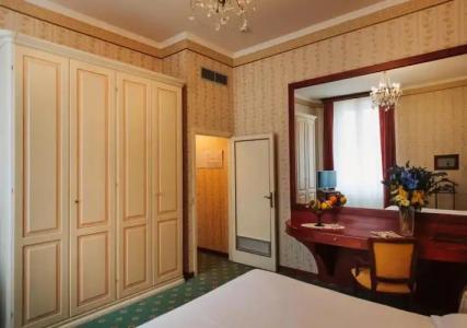 Grand Excelsior - 32