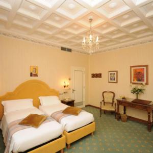 Grand Excelsior - 25