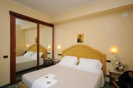 Grand Excelsior - 37