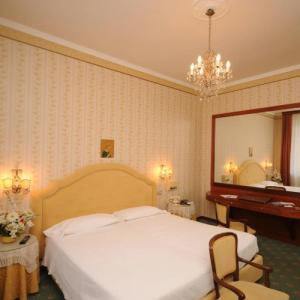 Grand Excelsior - 26