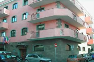 Hotel «Traiano», Чивитавеккья