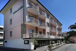 Hotel «Helios», Диано-Марина