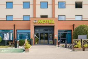b&b Hotel Ferrara, Феррара