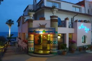 Hotel «Nike», Джиардини-Наксос