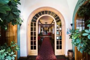 Hotel «Kristina», Империя