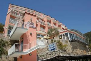 Hotel «Cristallo», Леричи