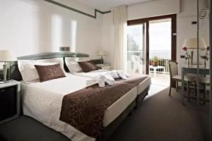 Hotel «Atlantic», Линьян-Саббьядоро