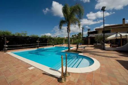 Villa Carlo Resort - 11