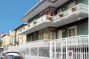 Villamelchiorre 1, Милан