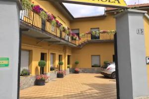 Hotel «Bonola», Милан