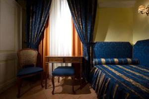 Chiaja Hotel de Charme, Неаполь