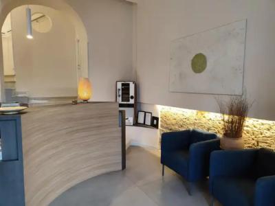 Ideal Boutique - 6