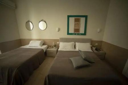 Ideal Boutique - 52