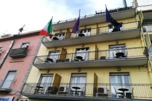 Hotel «Leopardi», Неаполь