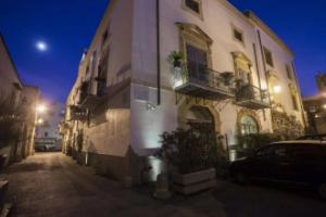 Hotel «Palazzo Brunaccini», Палермо