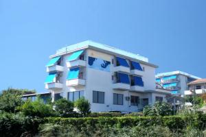 Hotel «Mare Blu», Пинето