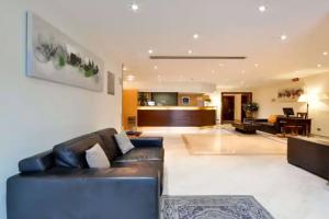 Suites & Residence Hotel, Поццуоли