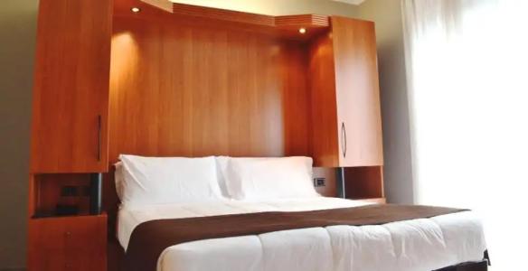 Colonne - Alihotels - 43