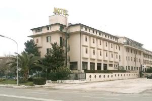 Hotel «Empire», Казерта