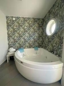 Tasso Suites & Spa - 79