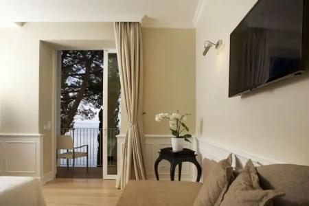 Riviera & Maximilian's - 45