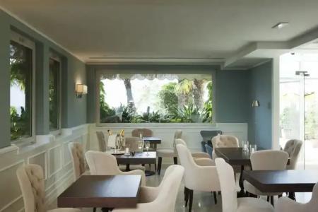 Riviera & Maximilian's - 24