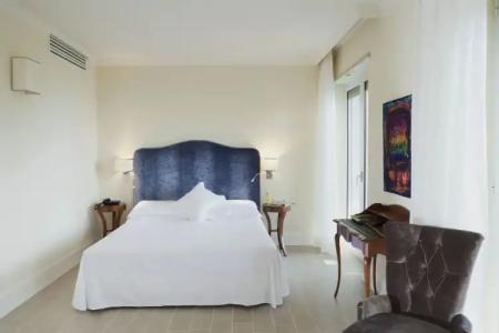 Riviera & Maximilian's - 1