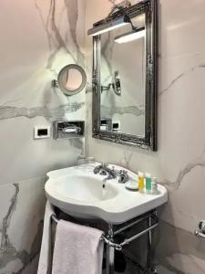 Riviera & Maximilian's - 73