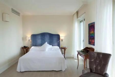 Riviera & Maximilian's - 33