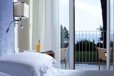 Riviera & Maximilian's - 32