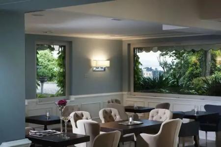 Riviera & Maximilian's - 27