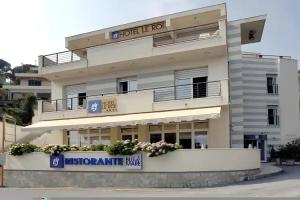 Hotel «Le Roi», Варацце