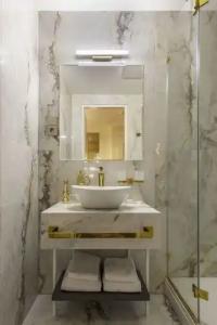 Royal Boutique Vilnius Gates of Dawn - 72