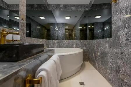 Royal Boutique Vilnius Gates of Dawn - 121