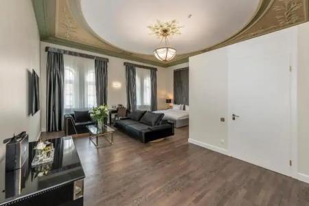 Royal Boutique Vilnius Gates of Dawn - 105